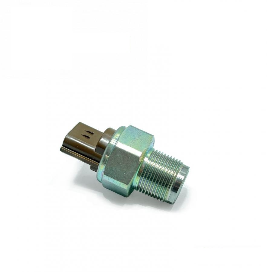 fuel sensor in engine fuel rail RE523811JD (RE523811, DZ128625) (HDParts-AG, USA)